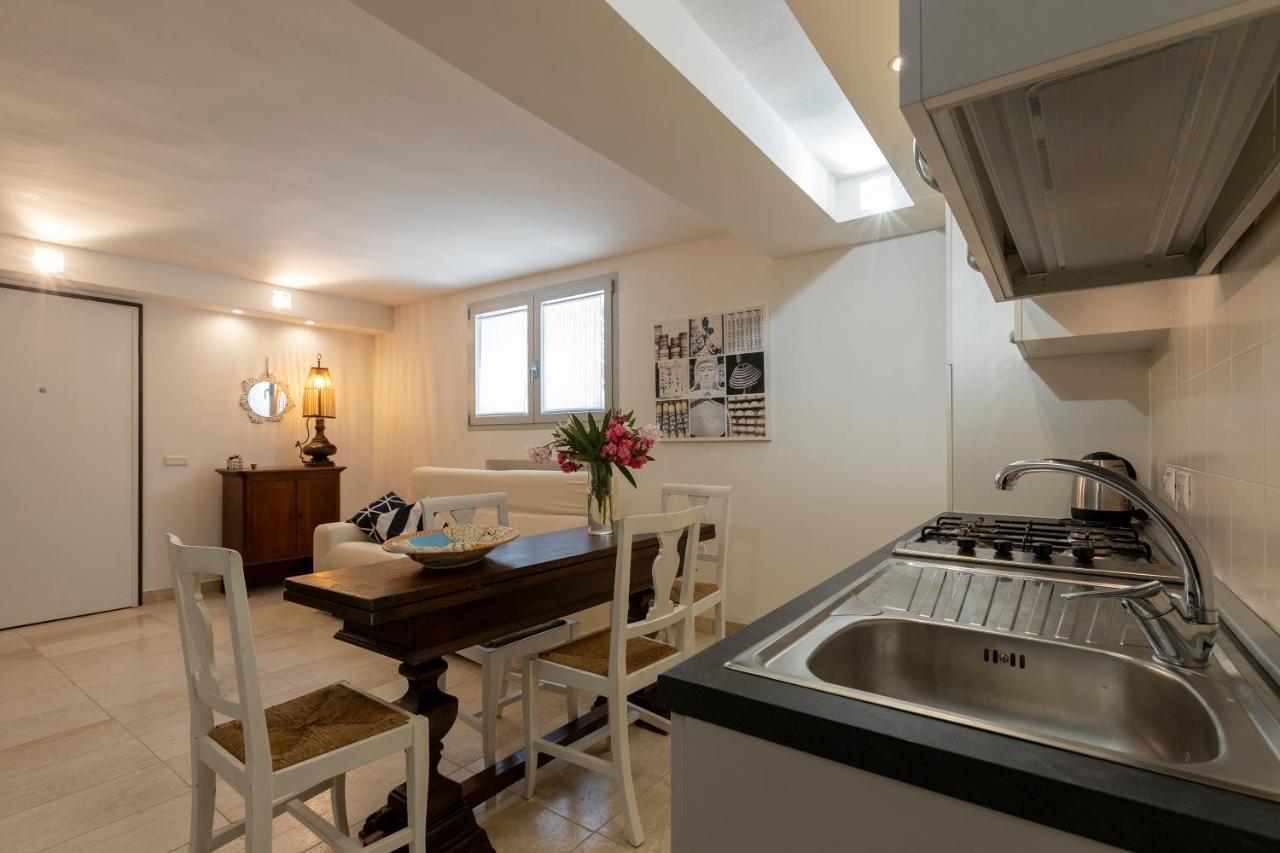 Charming Seafront Apartment With Garden And Patio Fertilia Zewnętrze zdjęcie