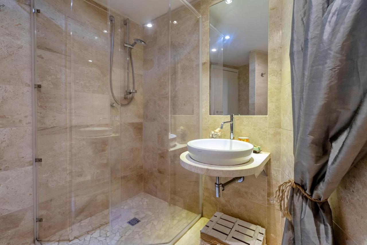 Charming Seafront Apartment With Garden And Patio Fertilia Zewnętrze zdjęcie